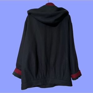 Very warm. In extremely good condition. No snags/tears/discoloration/stains.